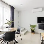 Acogedor Con Piscina By Rent Me דירה