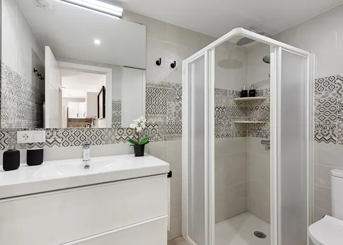 Beachside Pool By Rent Me