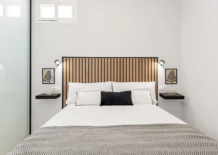 Daire Beachside Pool By Rent Me