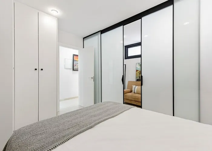 Daire Beachside Pool By Rent Me