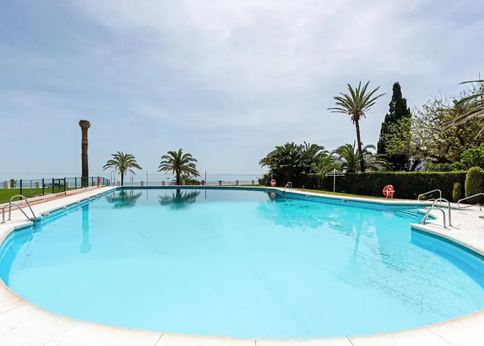 Beachside Pool By Rent Me Daire
